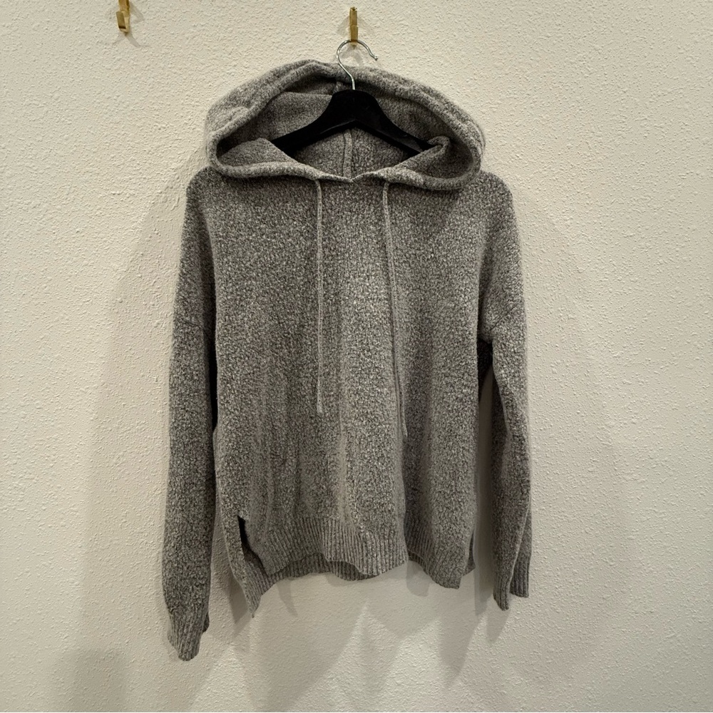 Forever 21 Womens Hoodie Gray Heathered
Long Sleeve Pullover Drawstring Knit M